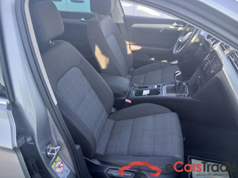 VOLKSWAGEN Passat / 2019 / 4P / sedán Executive 2.0 TDI 110kW (150CV) #6