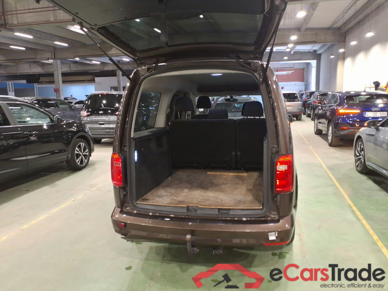 VOLKSWAGEN CADDY MAXI DIESEL - 2015 2.0 TDi SCR Dark & Cool DSG (EU6.2) STOCK #3