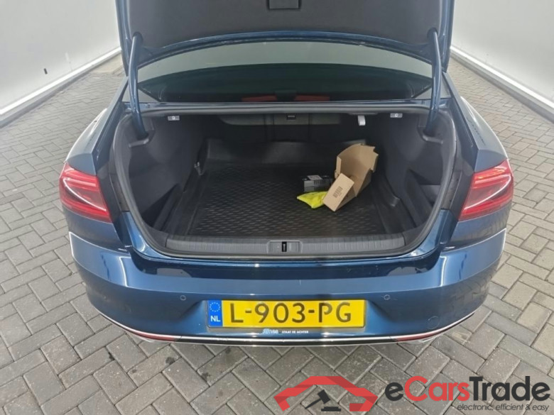 VOLKSWAGEN PASSAT 1.5 TSI 7-DSG R-Line Business+ 4D 110kW #5
