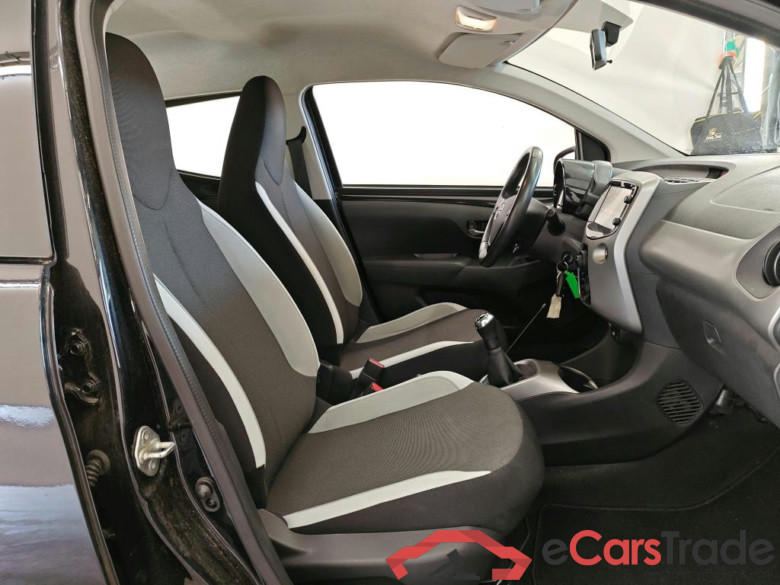 Toyota Aygo 1.0 VVT-i x-play 5d #3