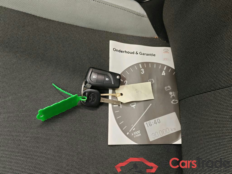 Toyota Aygo 1.0 VVT-i x-play 5d #4