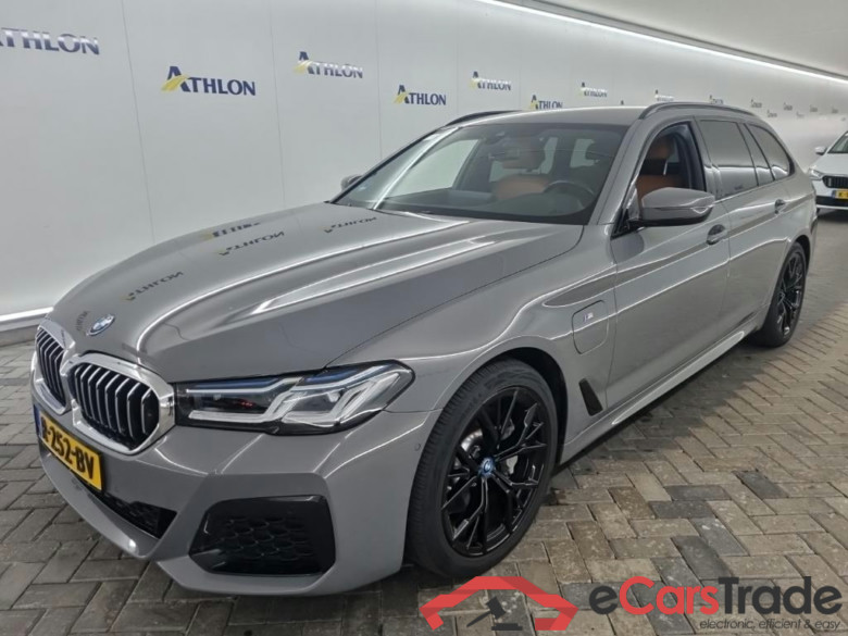 BMW 5-serie Touring 530e Business Edition Plus 5D 215kW #1