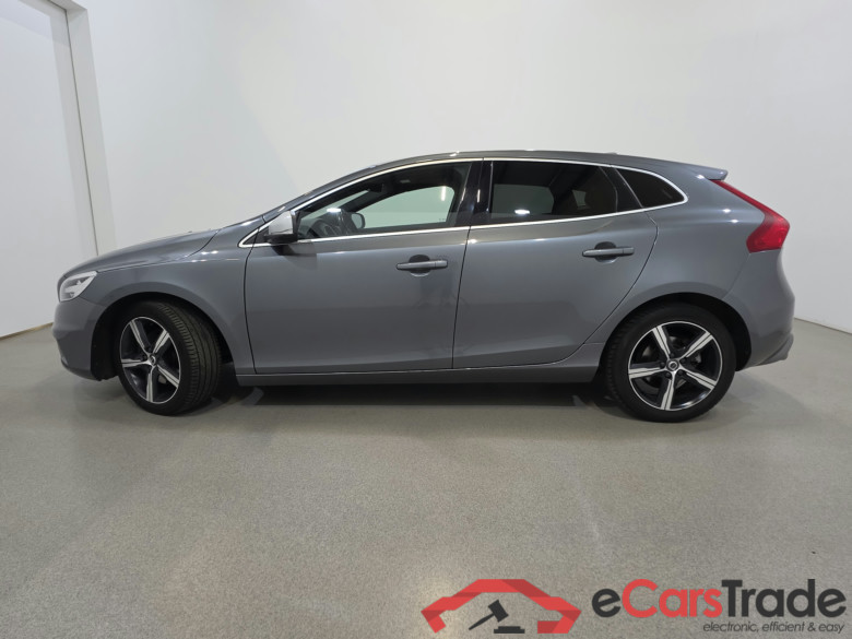 Volvo V40 2.0 T2 R-Design LED Navi Sport-Leather Klima PDC ... #2