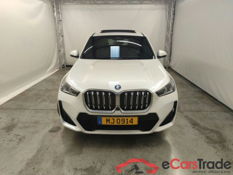 BMW iX1 66.5 kWh 272hp xDrive30 5d #1