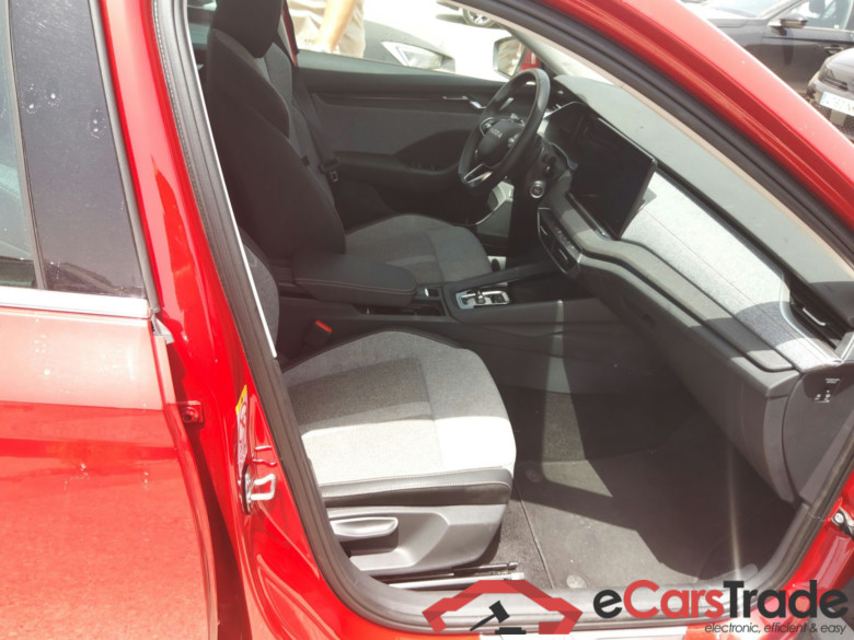 SKODA Octavia 2.0 TDI 110 kW (150CV) DSG 7 vel AutomÃ¡tico Combi Design(Pano-Roof + Winterpack) #3