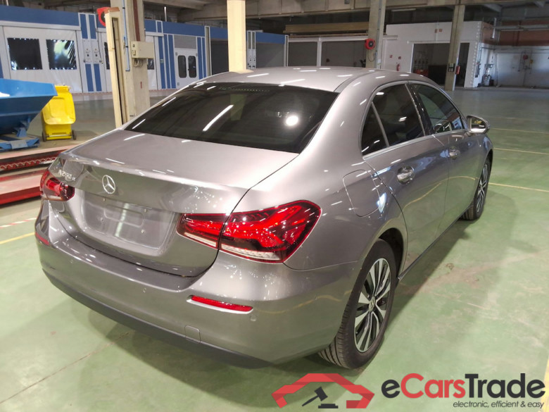 Mercedes A 250e Plug-In Hybrid Aut. LED Widescreen Navi 1/2 Sport-Leather KeylessGo Camera Klima PDC ... #3