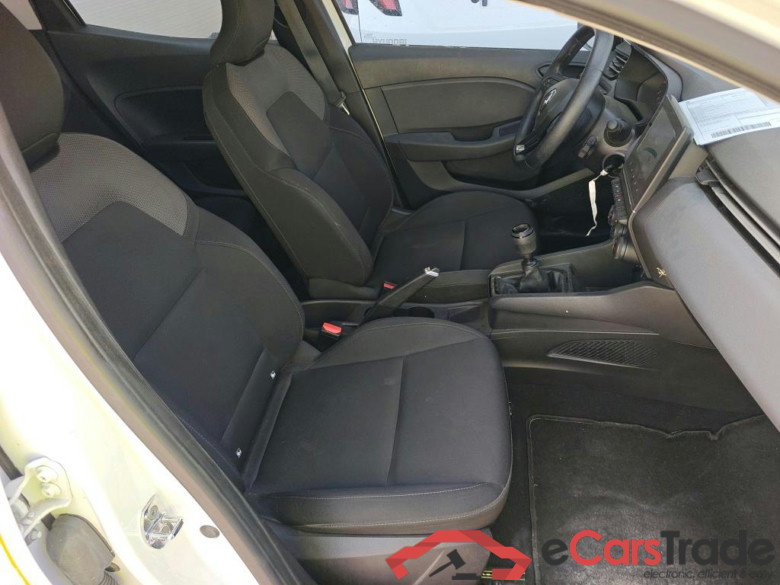 RENAULT Clio / 2019 / 5P / berlina con portón Business Blue dCi 74kW (100CV) #6