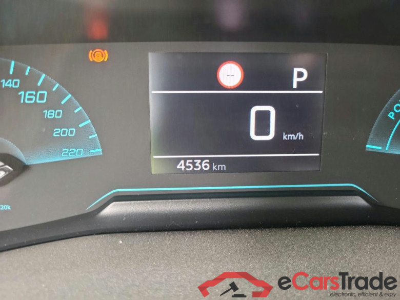 PEUGEOT 208 / 2023 / 5P / berlina con portón Style HYBRID 110 eDCS6(SP) #5