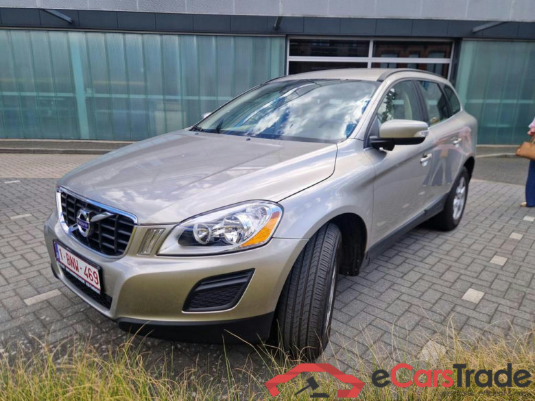 VOLVO XC60 Dsl XC60 2.0 D3 Momentum Geartronic