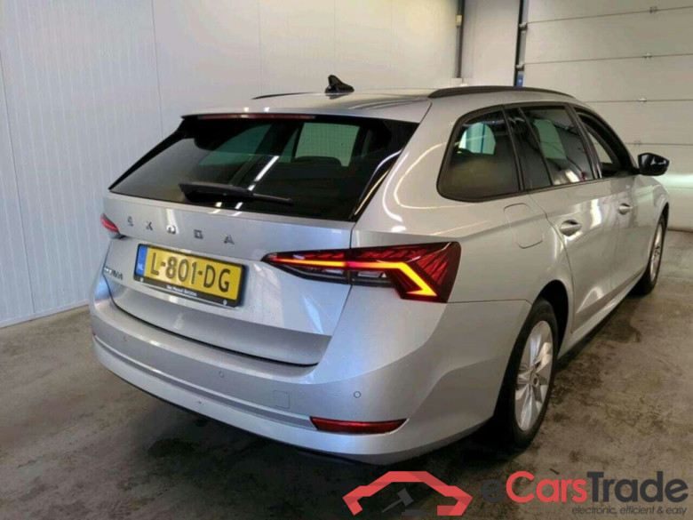 SKODA Octavia Combi 1.0 TSI Bns Edition #2