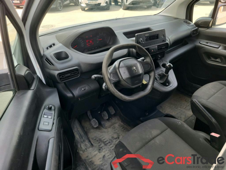PEUGEOT Partner / 2018 / 3P / furgón derivado de turismo Pro Standard 600kg BlueHDi 73kW #3