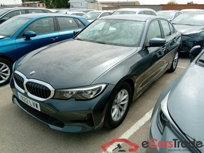 BMW Serie 3 / 2018 / 4P / sedán 318d Auto.
