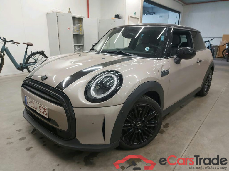 MINI - MIN COOPER 1.5iA 136PK Business Edition With Leatherette Sport Seats  & Driving Assistant Plus & Transparent Sunroof * PETROL *