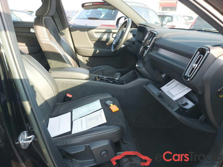 VOLVO XC40 / 2017 / 5P / todoterreno 1.5 T4 Twin Recharge R-Design Auto #6