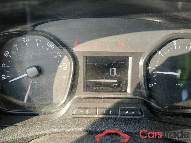 PEUGEOT Expert / 2016 / 4P / furgón Furgón BlueHDi 120 S&S 6v Standard #4