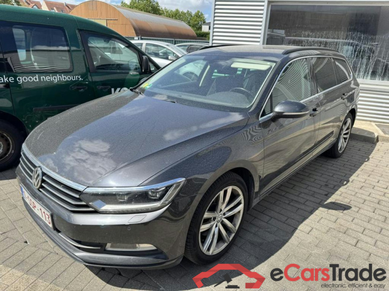 VOLKSWAGEN Passat SW Dsl Passat SW 2.0 TDi SCR Comfortline Bus. DSG (EU6.2)