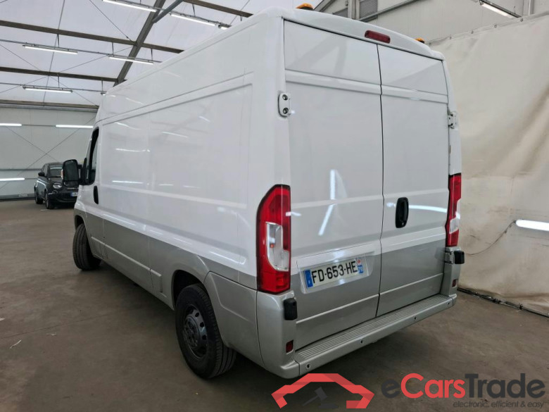 PEUGEOT Boxer / 2014 / 4P / Fourgon tôlé BLUEHDI 110 PREMIUM 335 L2H2 #2
