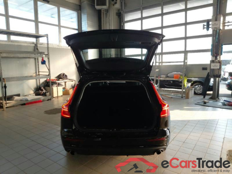 VOLVO V60 / 2019 / 5P / STATION WAGON B4 D AUTOM. MOMENTUM BUSINESS #5