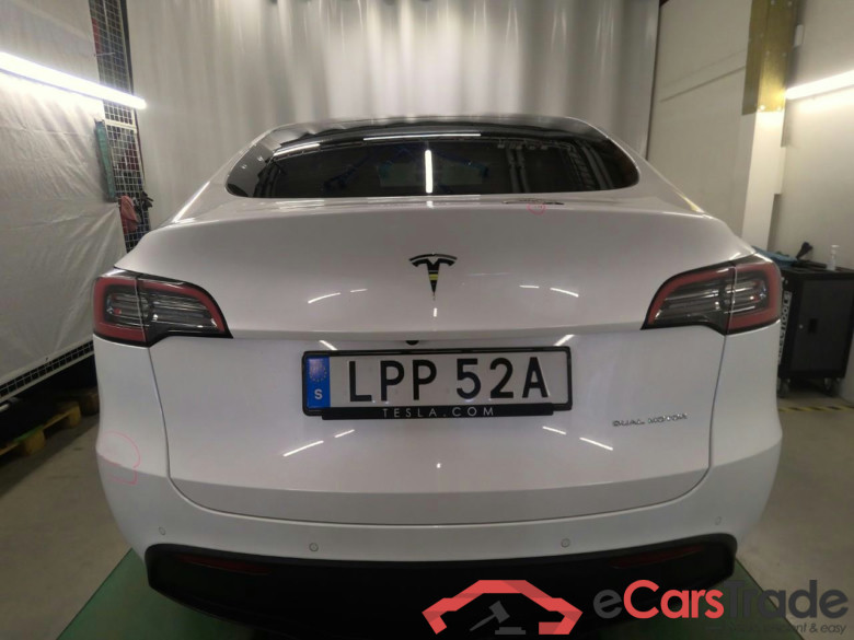 Tesla Model Y Long-Range AWD #5