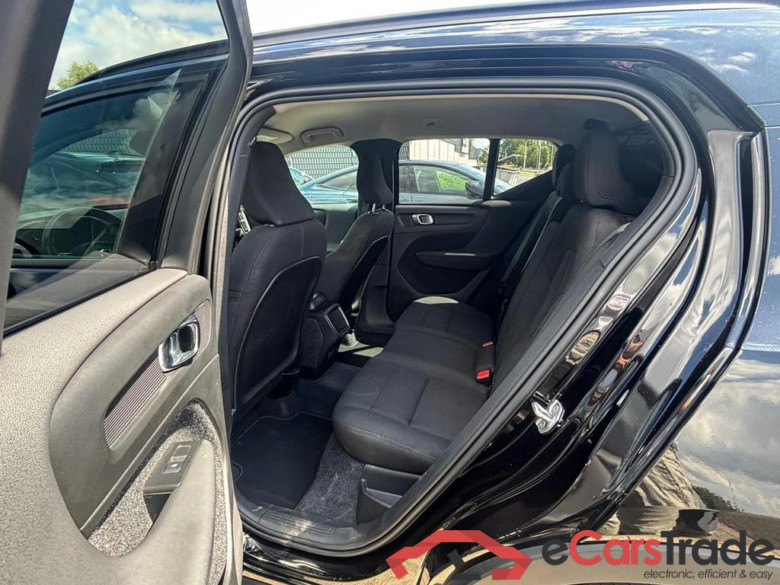 VOLVO XC40 1.5 T2 Momentum Core Geartronic #6