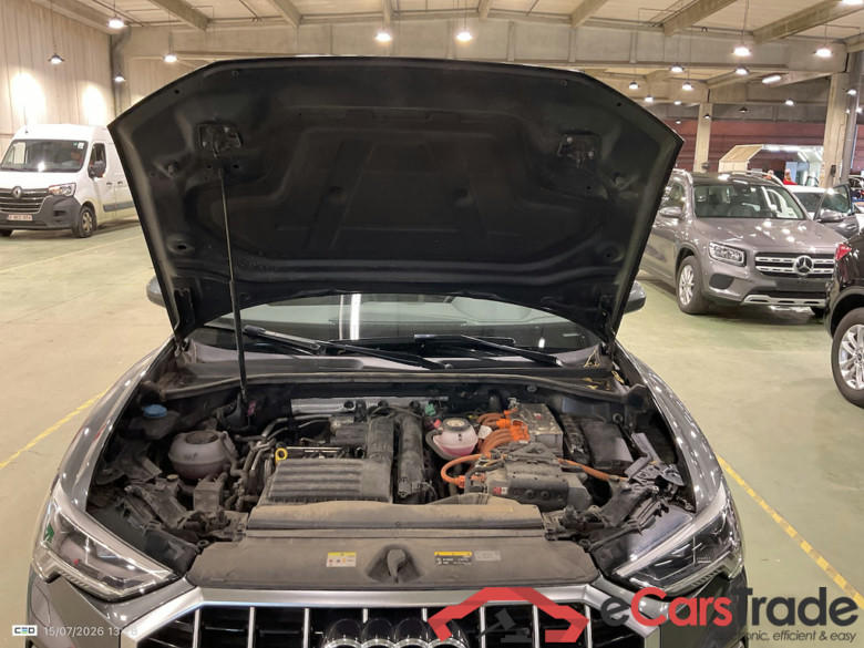 AUDI Q3 1.4 45 TFSI E S TRONIC S LINE #6