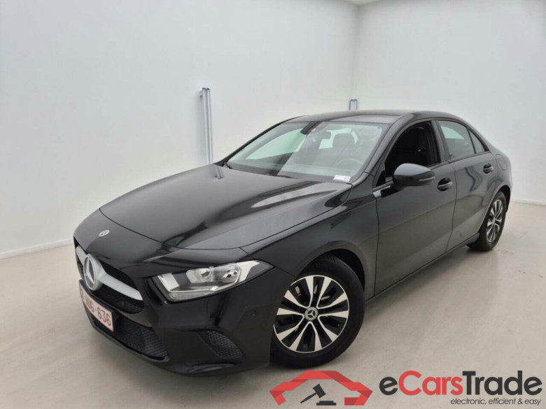 MERCEDES-BENZ A-KLASSE LIMOUSINE 2.0 180 D STYLE
