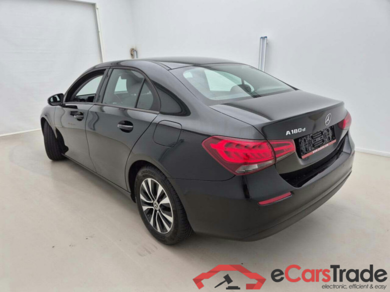 Mercedes A 180d Widescreen Navi KeylessGo Camera Klima PDC ... #4