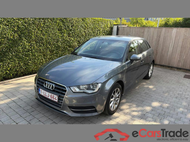 AUDI A3 Sportback 1.8 TFSI Attraction S tronic #1