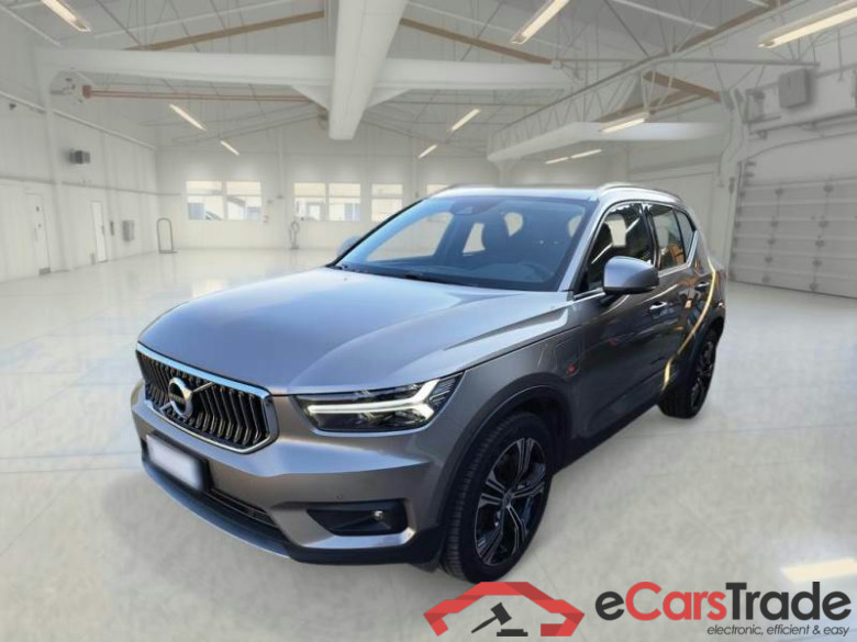 VOLVO XC40 / 2017 / 5P / SUV T5 PLUG-IN HYBRID AUTO RECH INSCRIP EXPR
