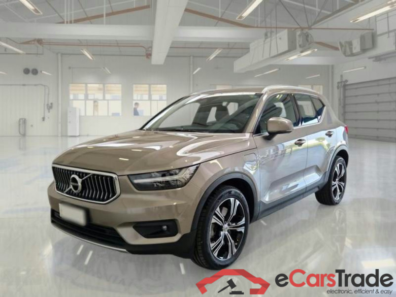 VOLVO XC40 / 2017 / 5P / SUV T5 PLUG-IN HYBRID RECH INSCRIP EXPR #1