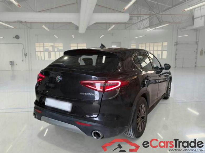 ALFA ROMEO STELVIO / 2017 / 5P / SUV 2.2 TURBO DIESEL 190CV BUSINESS AT8 Q4 #2