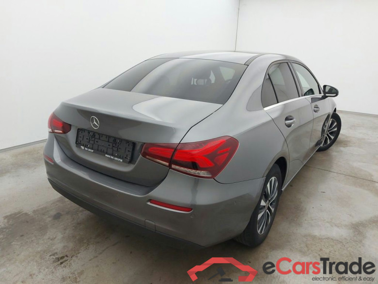 Mercedes-Benz A-Klasse Limousine A 180 d DCT Business Solution 4d #2