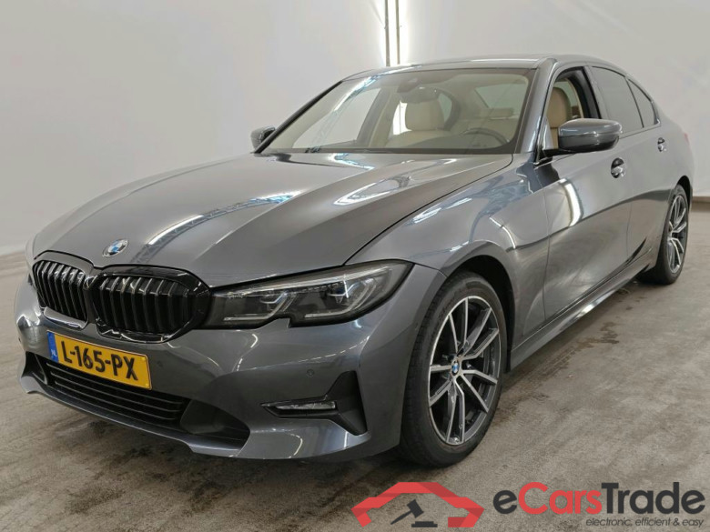 BMW 3 Serie Sedan 318iA  High Executive 4d + Pano, Harman & Kardon , BMW Laserlight, Shadow Line #1