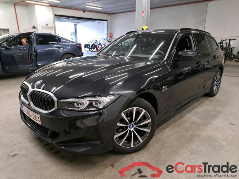 BMW - BMW 3 TOURING 320e 204PK With Sensatec Sport Seats & Comfort Entry & Parking Assistant Pack * HYBRID *