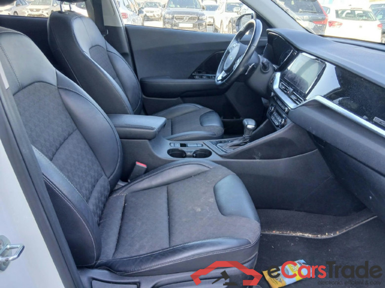 KIA Niro / 2019 / 5P / crossover 1.6 GDi HEV 104kW (141CV) Emotion (AC) #6