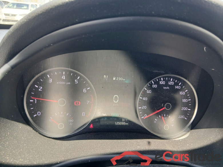 KIA Stonic / 2017 / 5P / todoterreno 1.0 T-GDi 74kW (100CV) MHEV iMT Drive #4