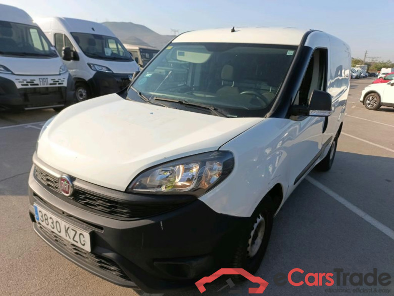 FIAT Doblò Cargo/2015/3P/furgón derivado de turismo Cargo Base 1.3 Multijet 70kW (95CV) #1