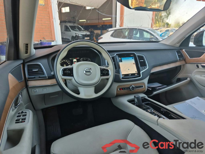 VOLVO XC90 / 2019 / 5P / todoterreno 2.0 B5 D AWD Momentum Pro Auto #3