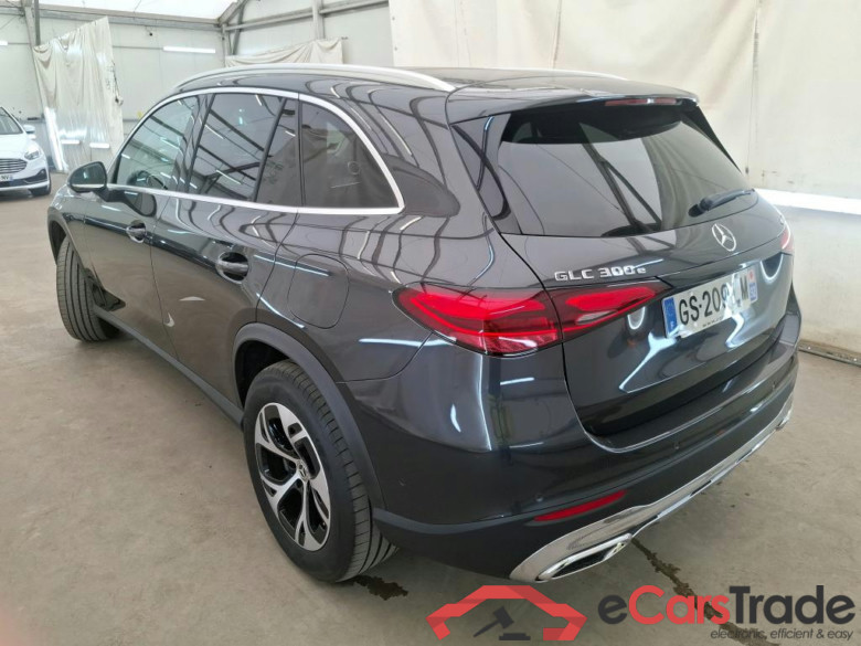 MERCEDES-BENZ GLC / 2022 / 5P / SUV GLC 300 e Business Line 4MATIC #2