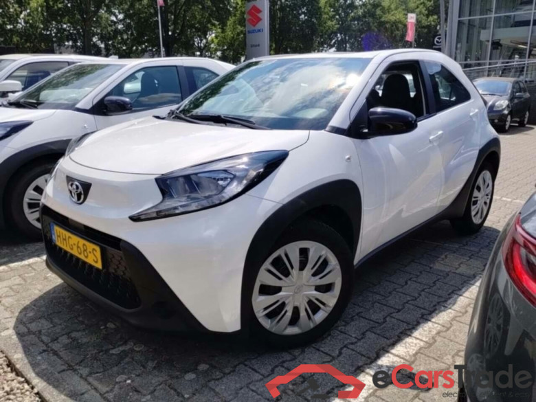 TOYOTA Aygo X 1.0 VVT-i MT Play #1