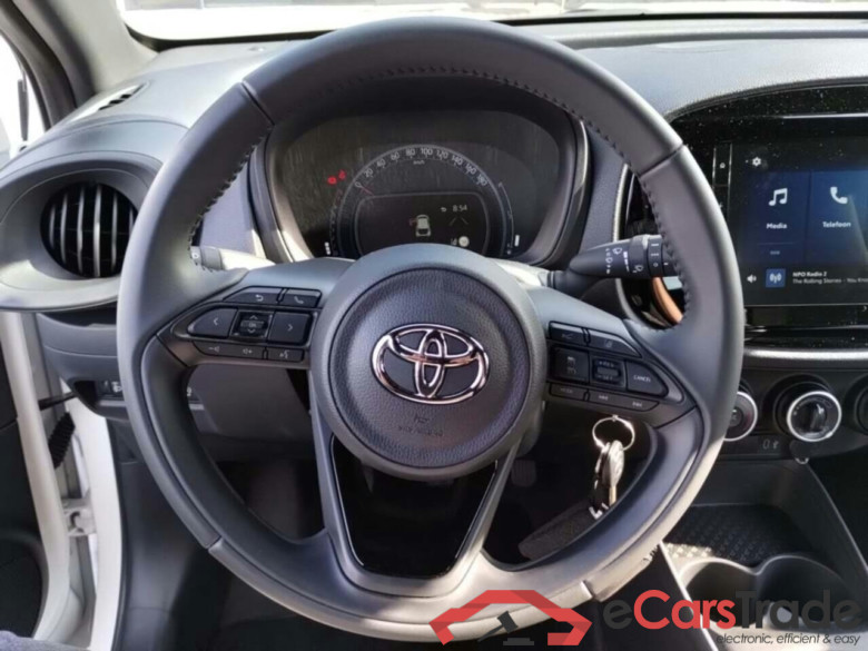 TOYOTA Aygo X 1.0 VVT-i MT Play #6