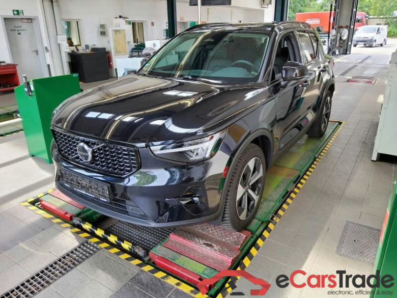 Volvo XC40 (2017->) DE - SUV5 B4 2WD EU6d, Plus Dark, (Facelift) 2022 - 2024 #1