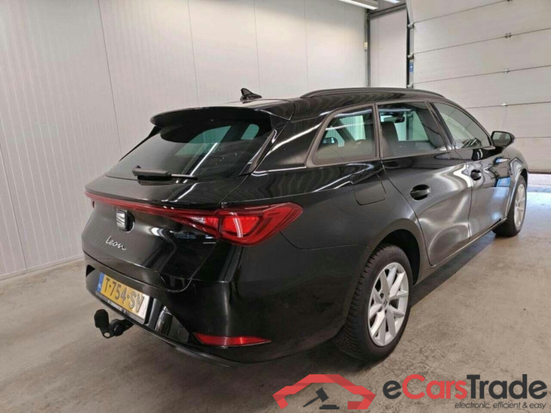 SEAT Leon Sportstourer 1.0 eTSI Style BnsIn #2