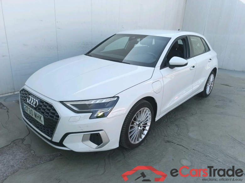 AUDI A3 / 2020 / 5P / berlina con portón Sportback Advanced 40 TFSI e 150kW S tro #1