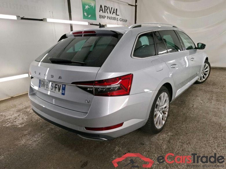 SKODA Superb Combi / 2019 / 5P / Break 1.4 TSI PHEV 218ch DSG6 Laurin & Klement #4