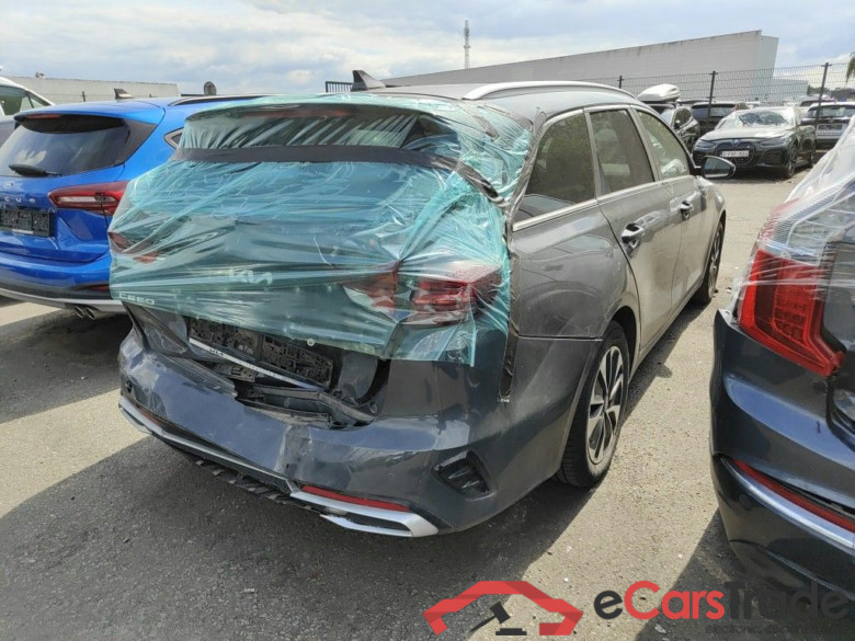 KIA cee'd Sportswagon Business Line 1.6 GDi PHEV DCT 5d !! Damaged Car !!! #4