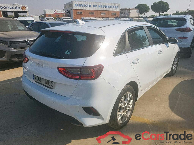KIA Ceed / 2021 / 5P / berlina con portón 1.0 T-GDi 74kW (100CV) Drive #1