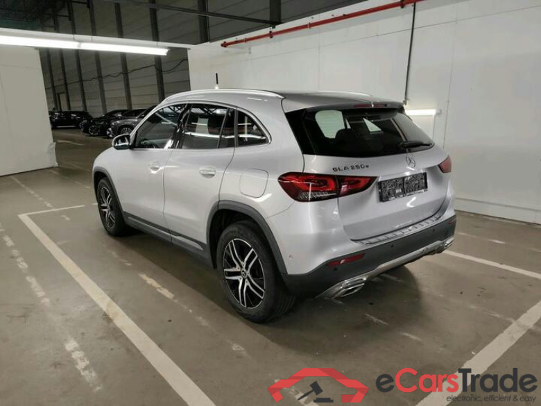 Mercedes GLA GLA GLA 250 e Luxury Line (PHEV) 160kW/218pk  5D/P Auto-8 #3