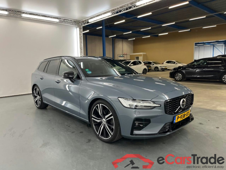 VOLVO V60 2.0 B4 Plus Dark #2