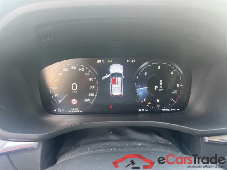 VOLVO XC60 / 2017 / 5P / todoterreno 2.0 B4 D AWD Momentum Pro Auto #4